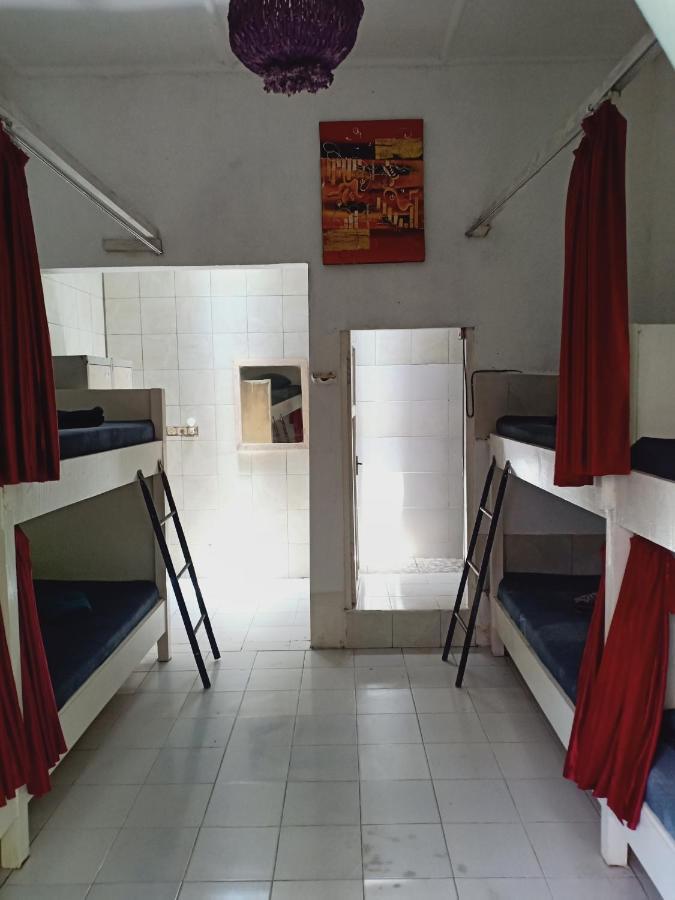 Gusti Homestay Kerobokan Экстерьер фото